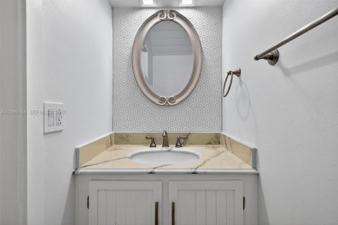 Touwnhouse à vendre à Miami, Floride: 2 chambres, 165.37 m2 № 2058136 - photo 19