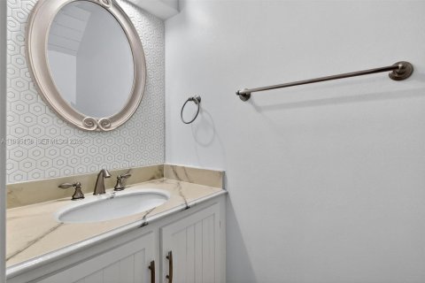 Touwnhouse à vendre à Miami, Floride: 2 chambres, 165.37 m2 № 2058136 - photo 18