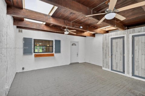 Touwnhouse à vendre à Miami, Floride: 2 chambres, 165.37 m2 № 2058136 - photo 3