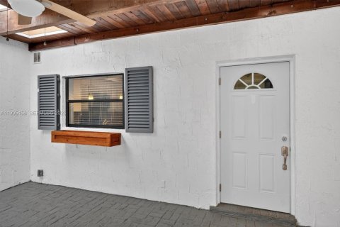 Touwnhouse à vendre à Miami, Floride: 2 chambres, 165.37 m2 № 2058136 - photo 4