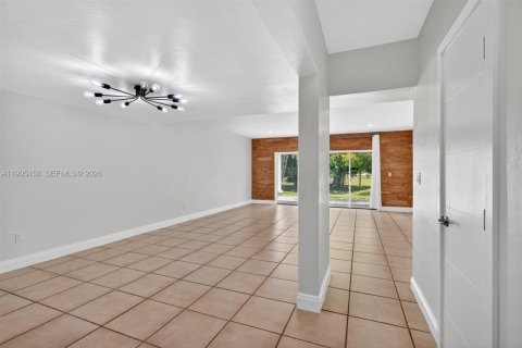 Touwnhouse à vendre à Miami, Floride: 2 chambres, 165.37 m2 № 2058136 - photo 11