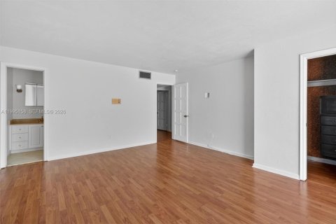 Touwnhouse à vendre à Miami, Floride: 2 chambres, 165.37 m2 № 2058136 - photo 25