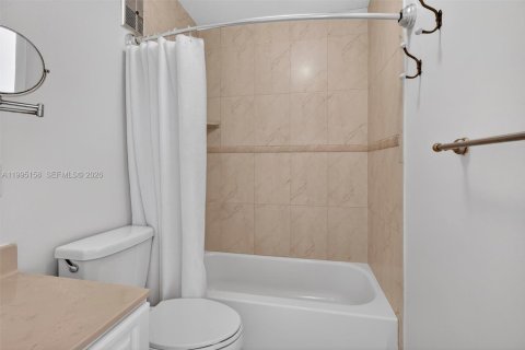 Touwnhouse à vendre à Miami, Floride: 2 chambres, 165.37 m2 № 2058136 - photo 29