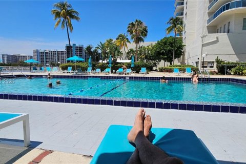 Apartamento en Hollywood, Florida 1 dormitorio, 83.61 m2 № 2071139