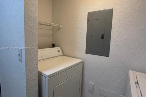 Купить кондоминиум в Норт-Лодердейл, Флорида 1 спальня, 81.57м2, № 1988640 - фото 14