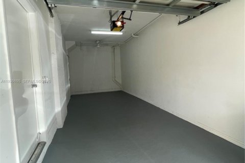 Купить кондоминиум в Норт-Лодердейл, Флорида 1 спальня, 81.57м2, № 1988640 - фото 28