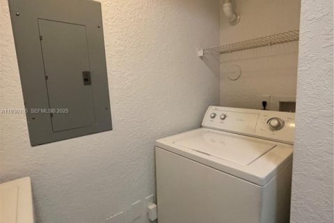 Купить кондоминиум в Норт-Лодердейл, Флорида 1 спальня, 81.57м2, № 1988640 - фото 15