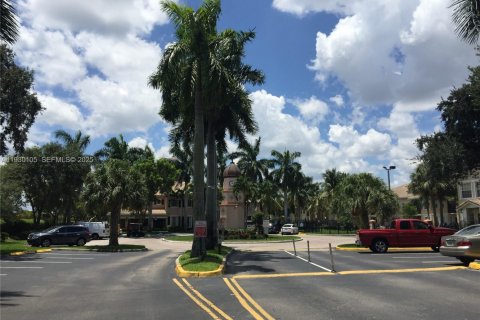 Купить кондоминиум в Норт-Лодердейл, Флорида 1 спальня, 81.57м2, № 1988640 - фото 3