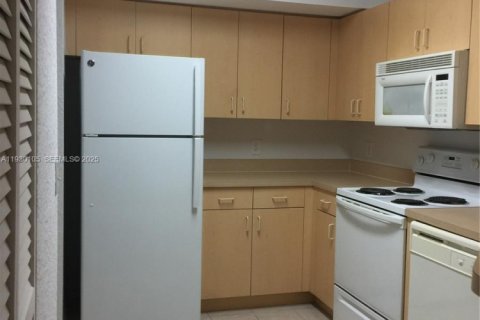 Купить кондоминиум в Норт-Лодердейл, Флорида 1 спальня, 81.57м2, № 1988640 - фото 10