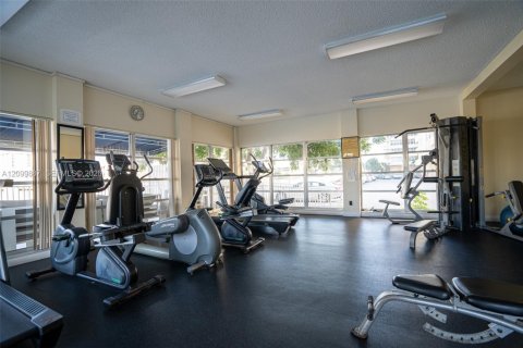 Купить кондоминиум в Халландейл-Бич, Флорида 2 спальни, 111.48м2, № 2397192 - фото 9