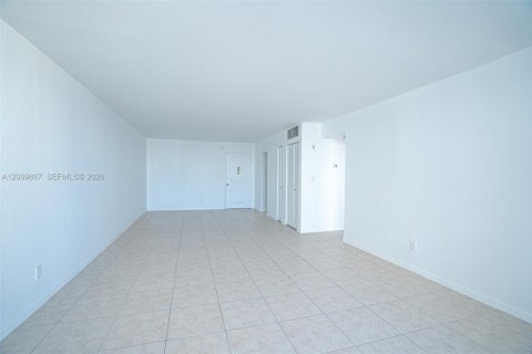 Купить кондоминиум в Халландейл-Бич, Флорида 2 спальни, 111.48м2, № 2397192 - фото 19
