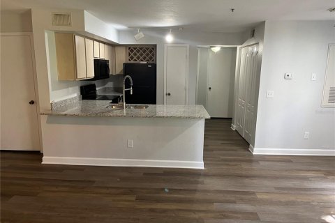Condominio en alquiler en Orlando, Florida, 2 dormitorios, 94.85 m2 № 2095208 - foto 4