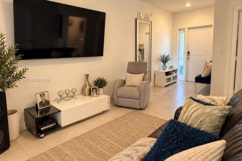 Touwnhouse à vendre à Florida City, Floride: 3 chambres, 127.83 m2 № 2423446 - photo 5