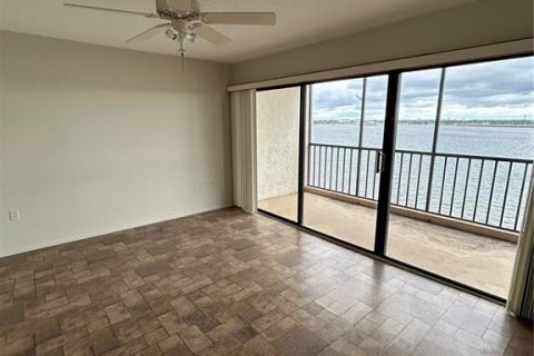 Condominio en alquiler en Bradenton, Florida, 2 dormitorios, 100.33 m2 № 1901637 - foto 5