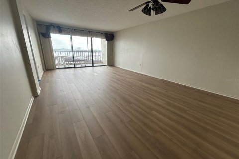 Condominio en alquiler en Bradenton, Florida, 2 dormitorios, 100.33 m2 № 1901637 - foto 3