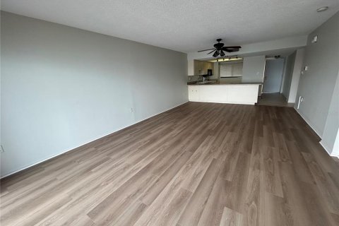 Condominio en alquiler en Bradenton, Florida, 2 dormitorios, 100.33 m2 № 1901637 - foto 4