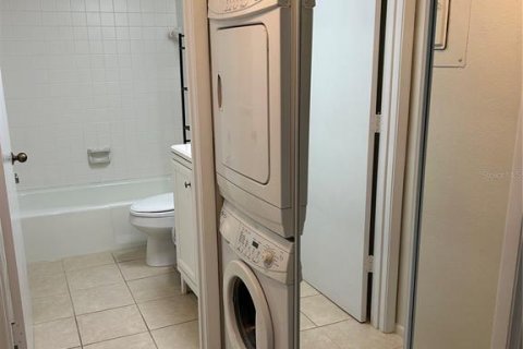 Condominio en alquiler en Bradenton, Florida, 2 dormitorios, 100.33 m2 № 1901637 - foto 8