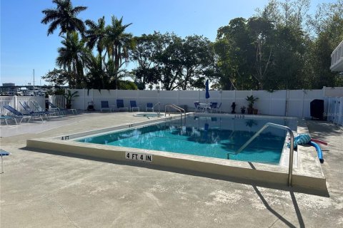 Condominio en alquiler en Bradenton, Florida, 2 dormitorios, 100.33 m2 № 1901637 - foto 10