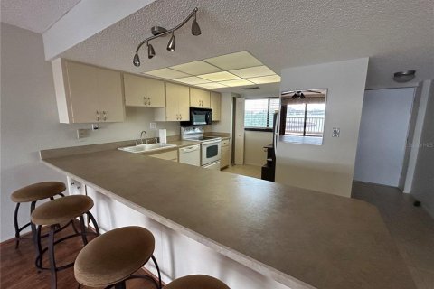Condominio en alquiler en Bradenton, Florida, 2 dormitorios, 100.33 m2 № 1901637 - foto 2