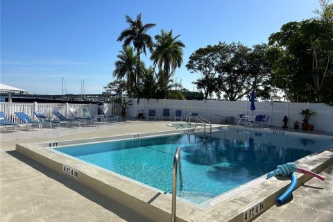 Condominio en alquiler en Bradenton, Florida, 2 dormitorios, 100.33 m2 № 1901637 - foto 11