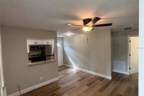 Apartamento en alquiler en Zephyrhills, Florida, 1 dormitorio, 51.1 m2 № 1909337 - foto 5
