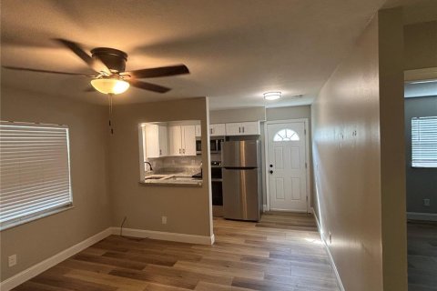 Apartamento en alquiler en Zephyrhills, Florida, 1 dormitorio, 51.1 m2 № 1909337 - foto 6