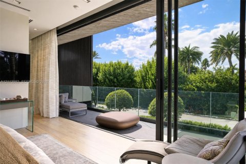 Villa ou maison à vendre à Miami Beach, Floride: 4 chambres, 307.97 m2 № 2434101 - photo 29