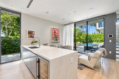 Villa ou maison à vendre à Miami Beach, Floride: 4 chambres, 307.97 m2 № 2434101 - photo 10