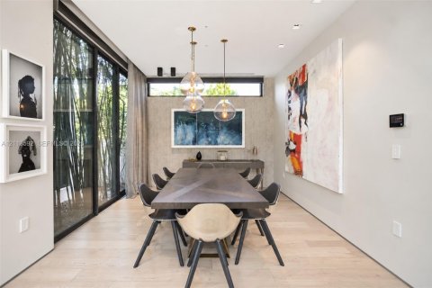 Villa ou maison à vendre à Miami Beach, Floride: 4 chambres, 307.97 m2 № 2434101 - photo 13