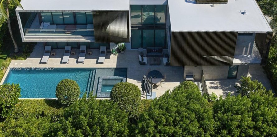 Villa ou maison à Miami Beach, Floride 4 chambres, 307.97 m2 № 2434101