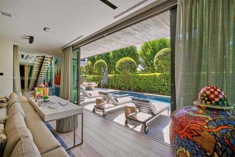 Villa ou maison à vendre à Miami Beach, Floride: 4 chambres, 307.97 m2 № 2434101 - photo 20