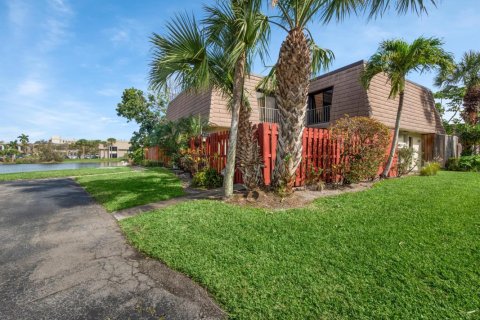 Townhouse in Jupiter, Florida 2 bedrooms, 124.86 sq.m. № 976453 - photo 1