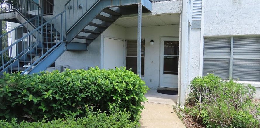 Condo à Sanford, Floride, 2 chambres  № 2232064