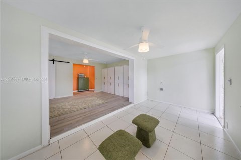 Apartamento en alquiler en Pompano Beach, Florida, 51.1 m2 № 2070756 - foto 3