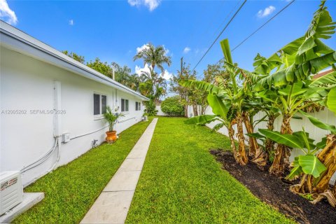Apartamento en alquiler en Pompano Beach, Florida, 51.1 m2 № 2070756 - foto 13