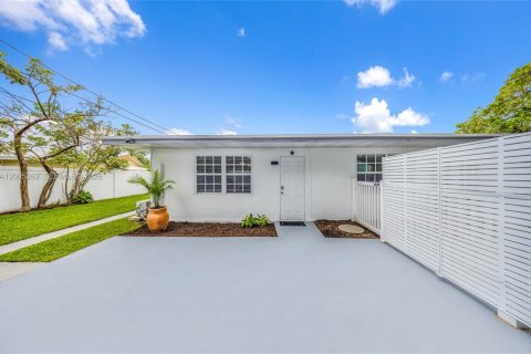 Apartamento en alquiler en Pompano Beach, Florida, 51.1 m2 № 2070756 - foto 12