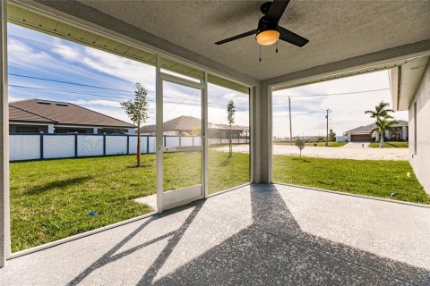 Купить виллу или дом в Кейп-Корал, Флорида 9 комнат, 168.06м2, № 1733481 - фото 17