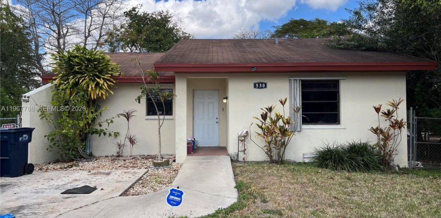 House in Florida City, Florida 3 bedrooms, 126.44 sq.m. № 2029461