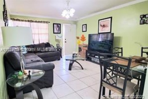 Copropriété à louer à Sweetwater, Floride: 2 chambres, 73.11 m2 № 1946005 - photo 6