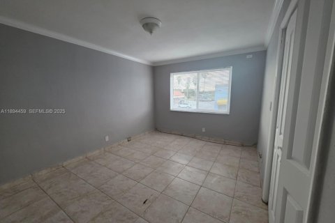 Copropriété à louer à Sweetwater, Floride: 2 chambres, 73.11 m2 № 1946005 - photo 9