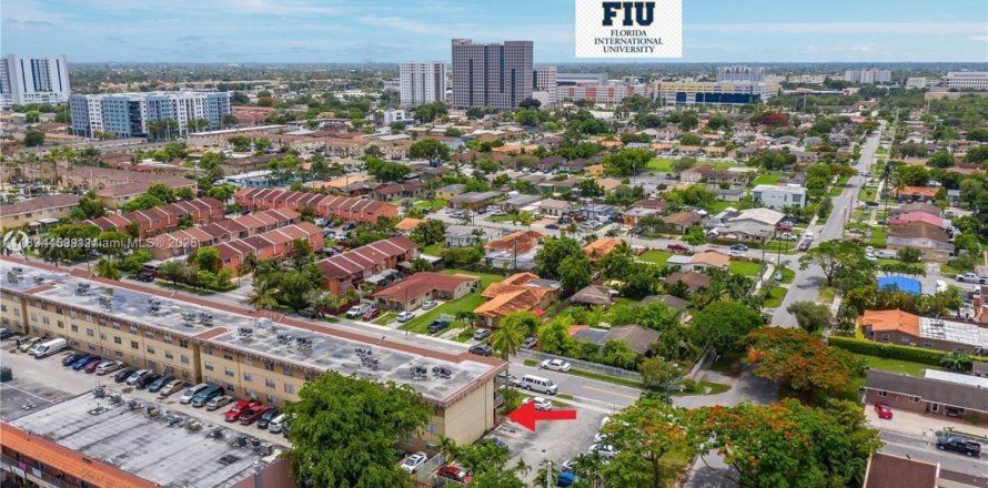 Condo à Sweetwater, Floride, 2 chambres  № 1946005