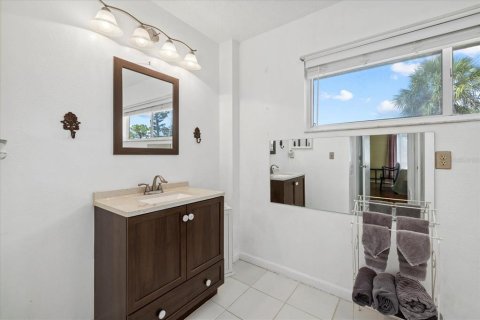 Condo in Bradenton, Florida, 3 bedrooms  № 1736510 - photo 22