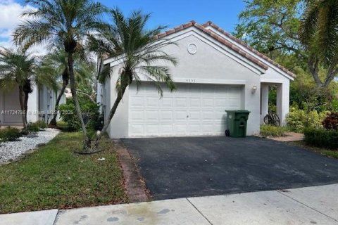House in Weston, Florida 3 bedrooms, 143.26 sq.m. № 1475266 - photo 2