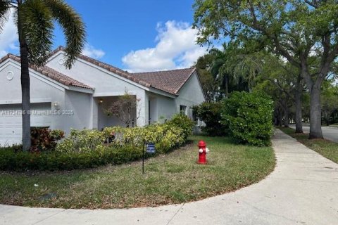 House in Weston, Florida 3 bedrooms, 143.26 sq.m. № 1475266 - photo 3