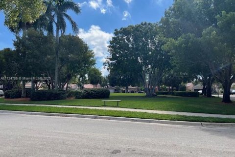 House in Weston, Florida 3 bedrooms, 143.26 sq.m. № 1475266 - photo 6