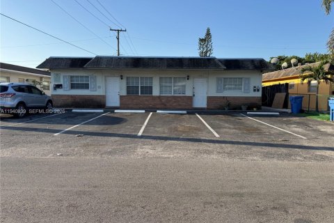 Снять в аренду виллу или дом в Окленд-Парк, Флорида 2 спальни, 83.61м2, № 1998513 - фото 12