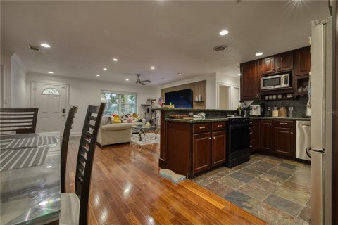 House in Winter Park, Florida 3 bedrooms, 117.34 sq.m. № 1832754 - photo 9