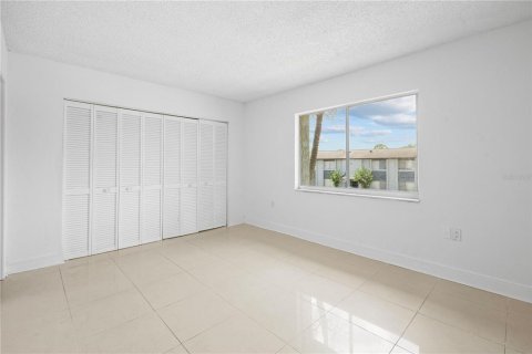 Condo in Orlando, Florida, 3 bedrooms № 2204227 - photo 15