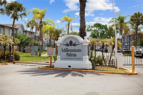 Condo in Orlando, Florida, 3 bedrooms № 2204227 - photo 3