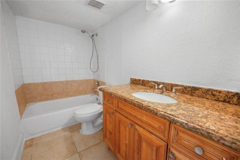 Condo in Orlando, Florida, 3 bedrooms № 2204227 - photo 12